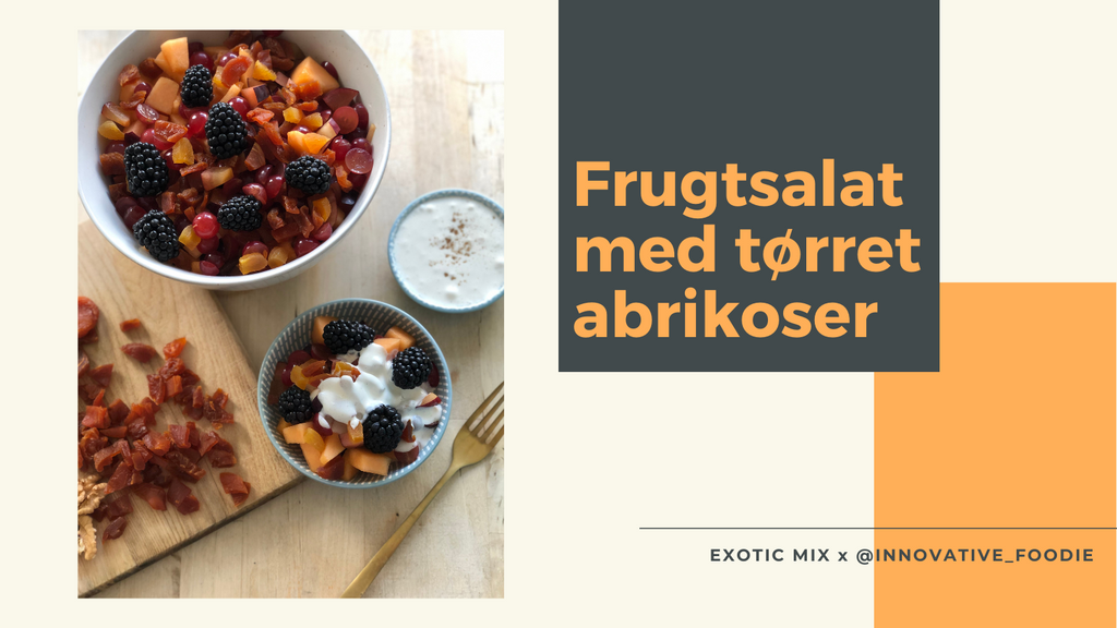 Lækker frugtsalat med hakkede syrlige abrikoser og vaniljecreme